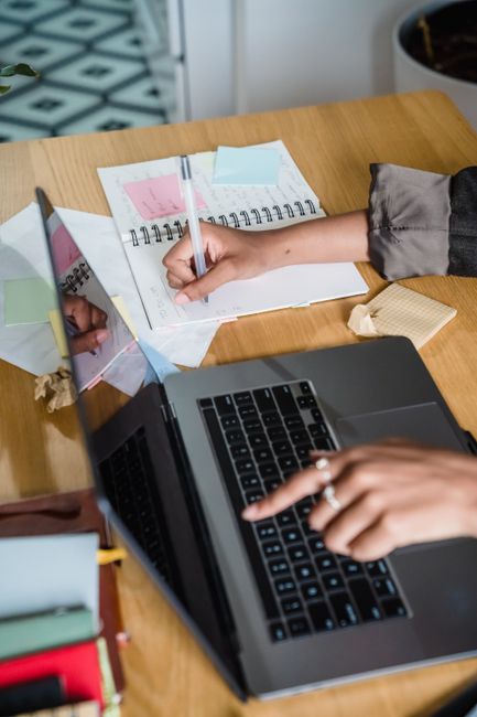 pexels-photo-12911764 Freelance : 5 outils numériques pour gérer votre administratif